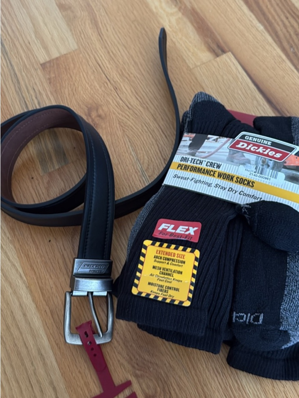 Dickies Black Leather Belt with Silver Buckle & socks